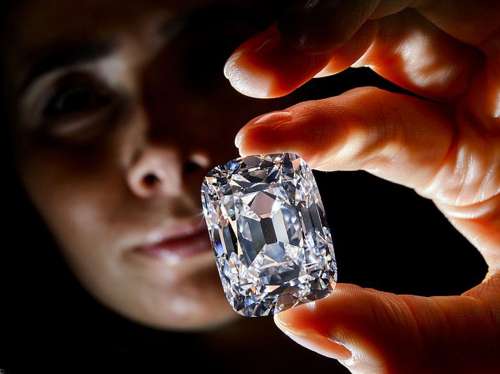 76.02克拉巨钻将在瑞士拍卖，估价或逾2000万美元。