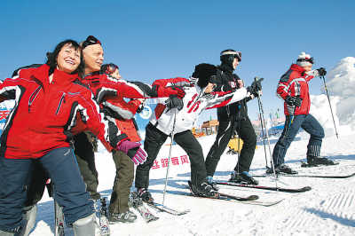 使节体验天山滑雪