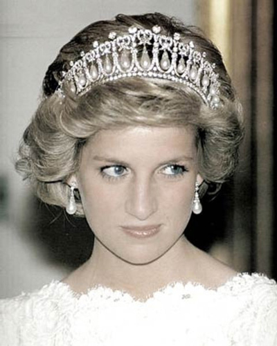 戴安娜王妃所佩戴的“珍珠泪”王冠