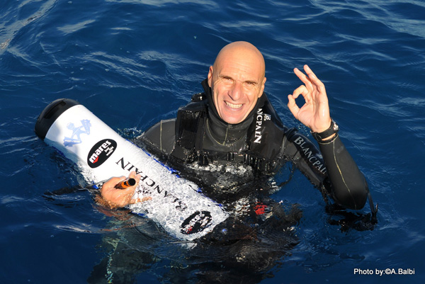 宝珀形象大使吉昂路卡·基诺尼再创世界自由潜水纪录