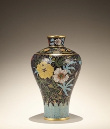 明中期 铜胎掐丝珐琅花卉纹梅瓶 